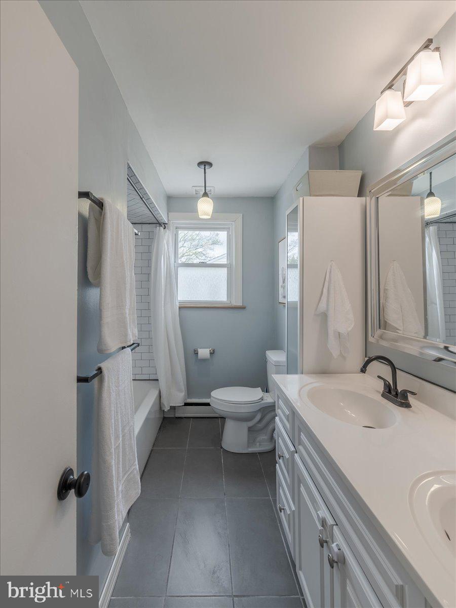 ROSLYN - Residential