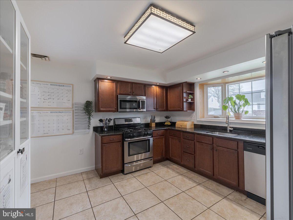 ROSLYN - Residential