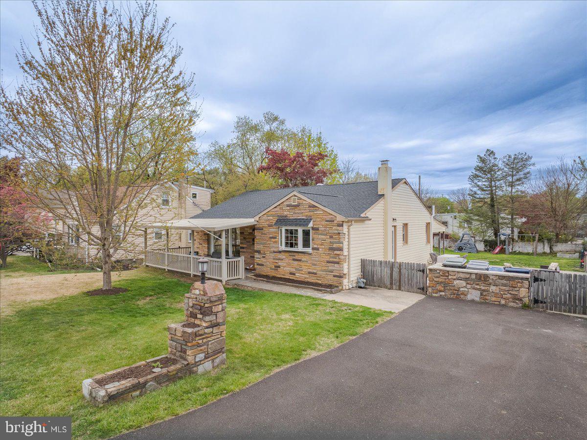 ROSLYN - Residential