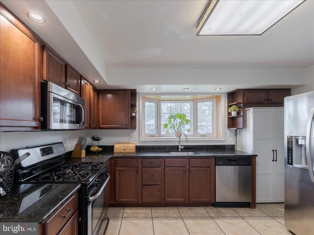 ROSLYN - Residential