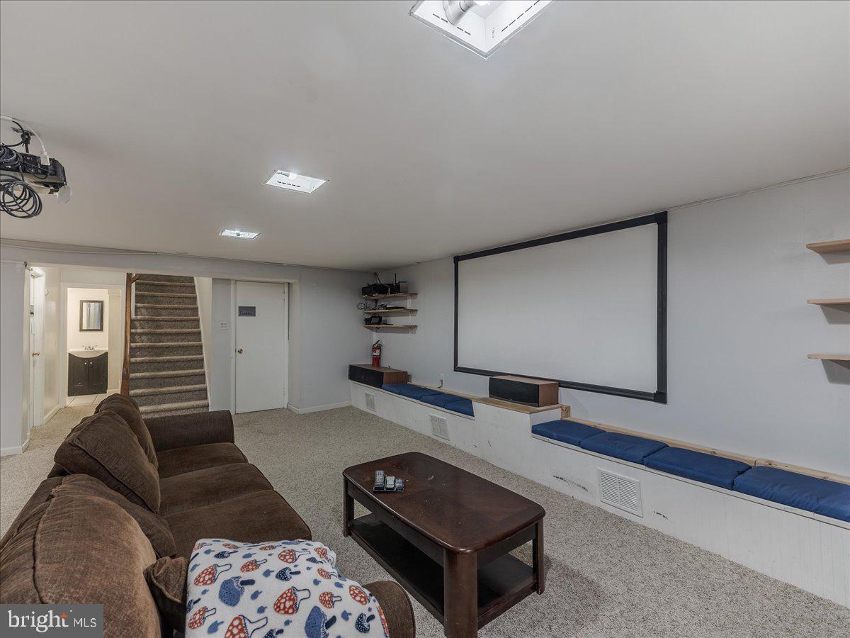 ROSLYN - Residential