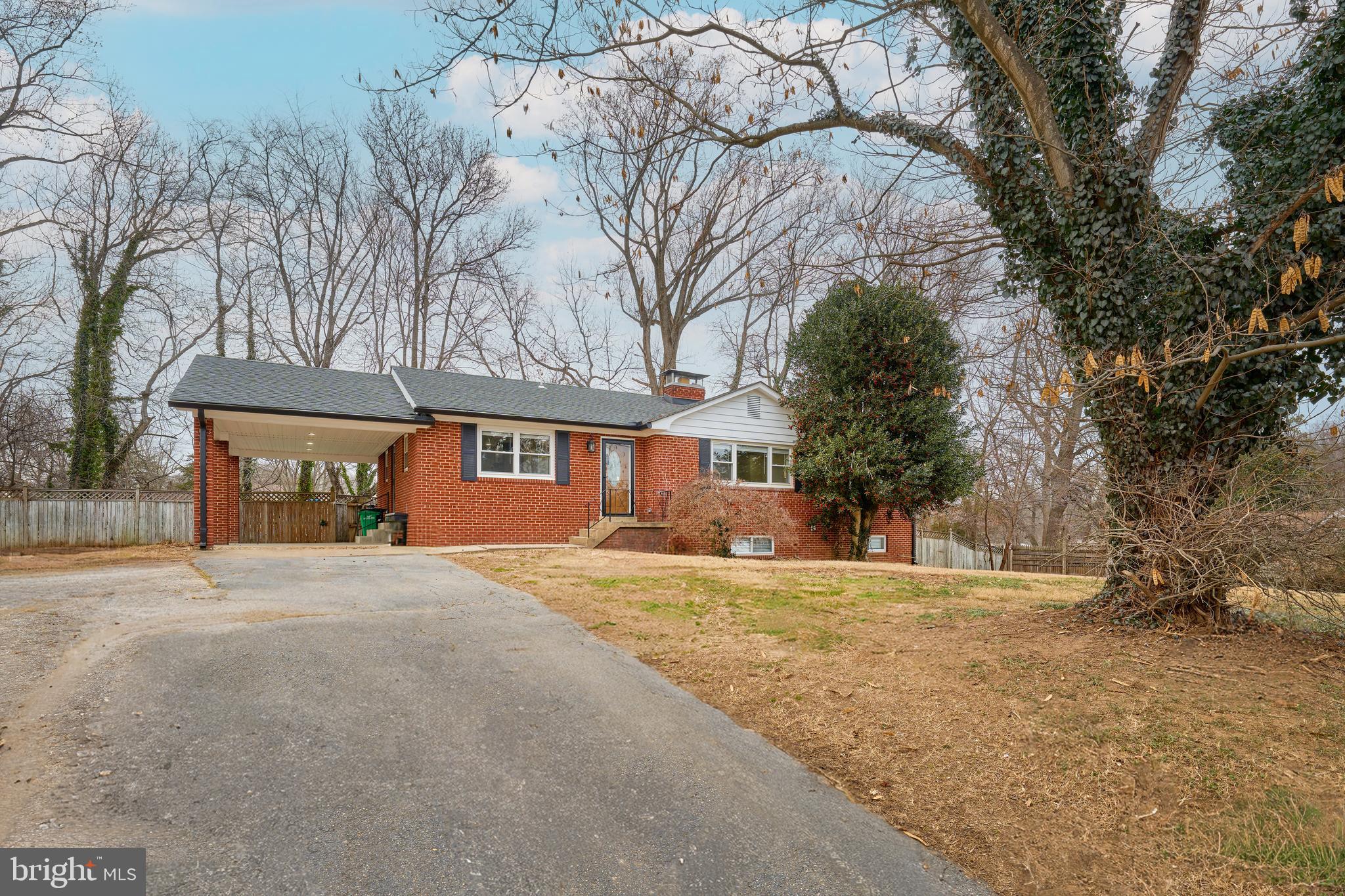 BROOKE-JANE MANOR - Residential