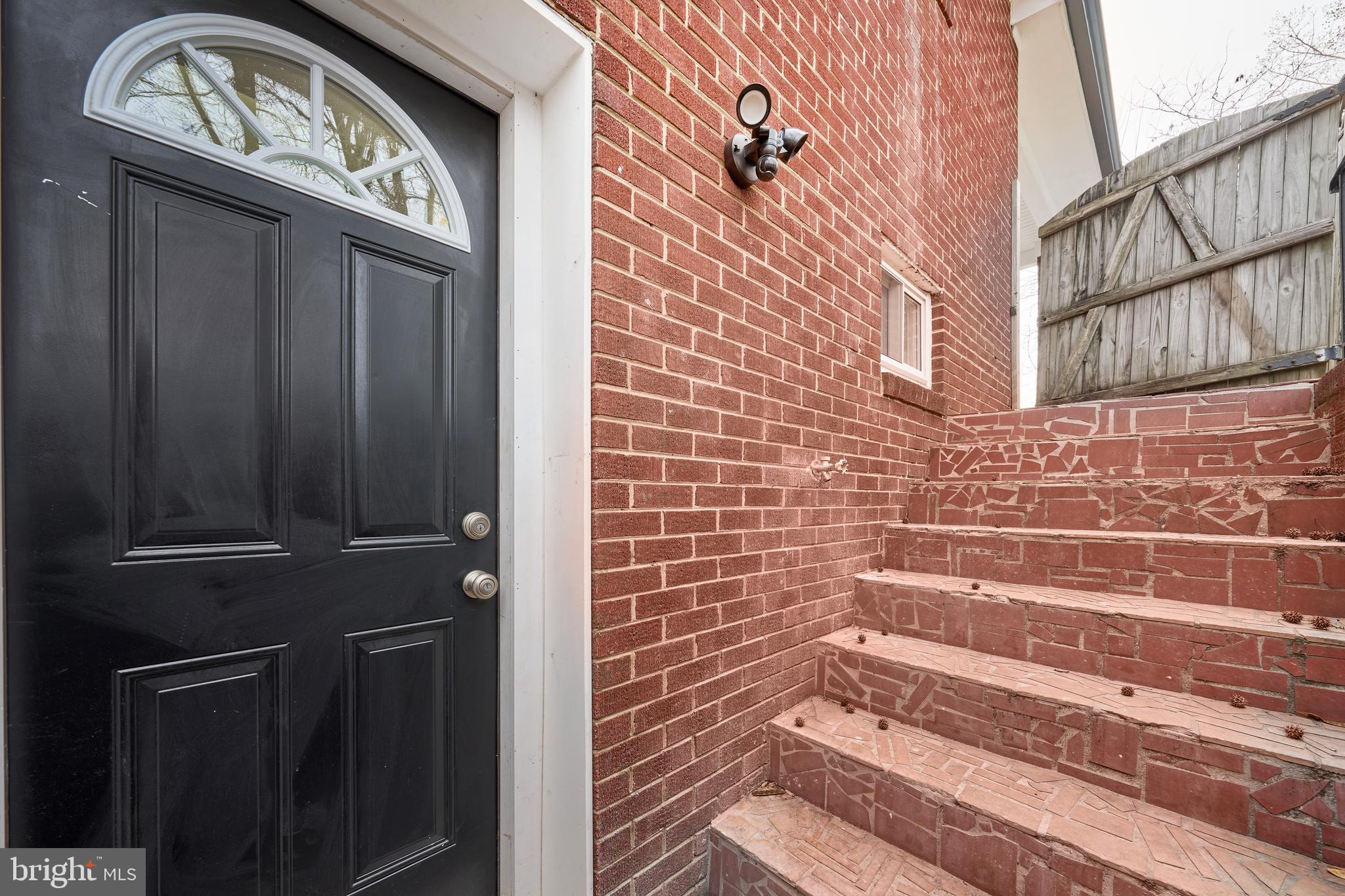 BROOKE-JANE MANOR - Residential