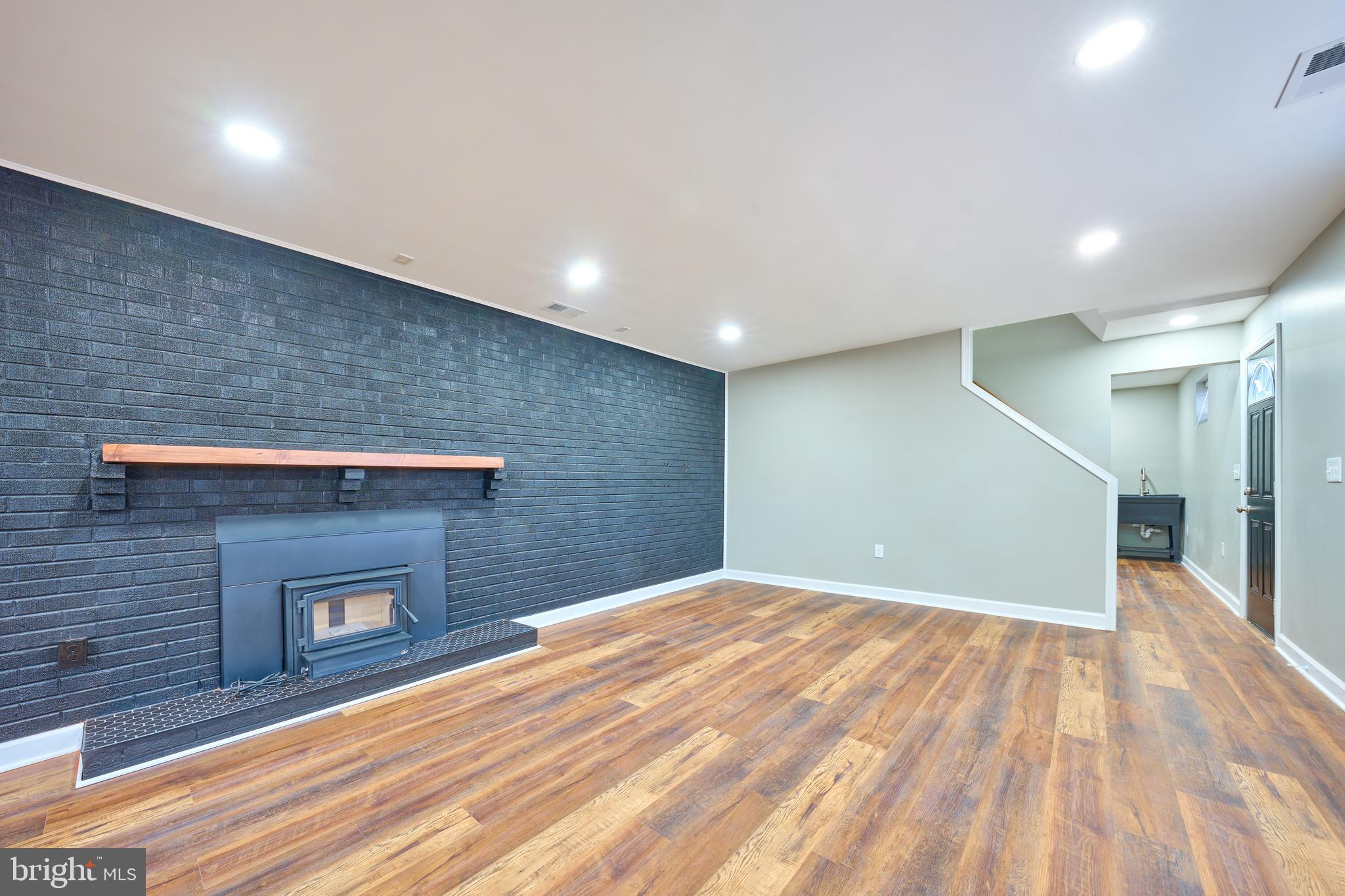 BROOKE-JANE MANOR - Residential