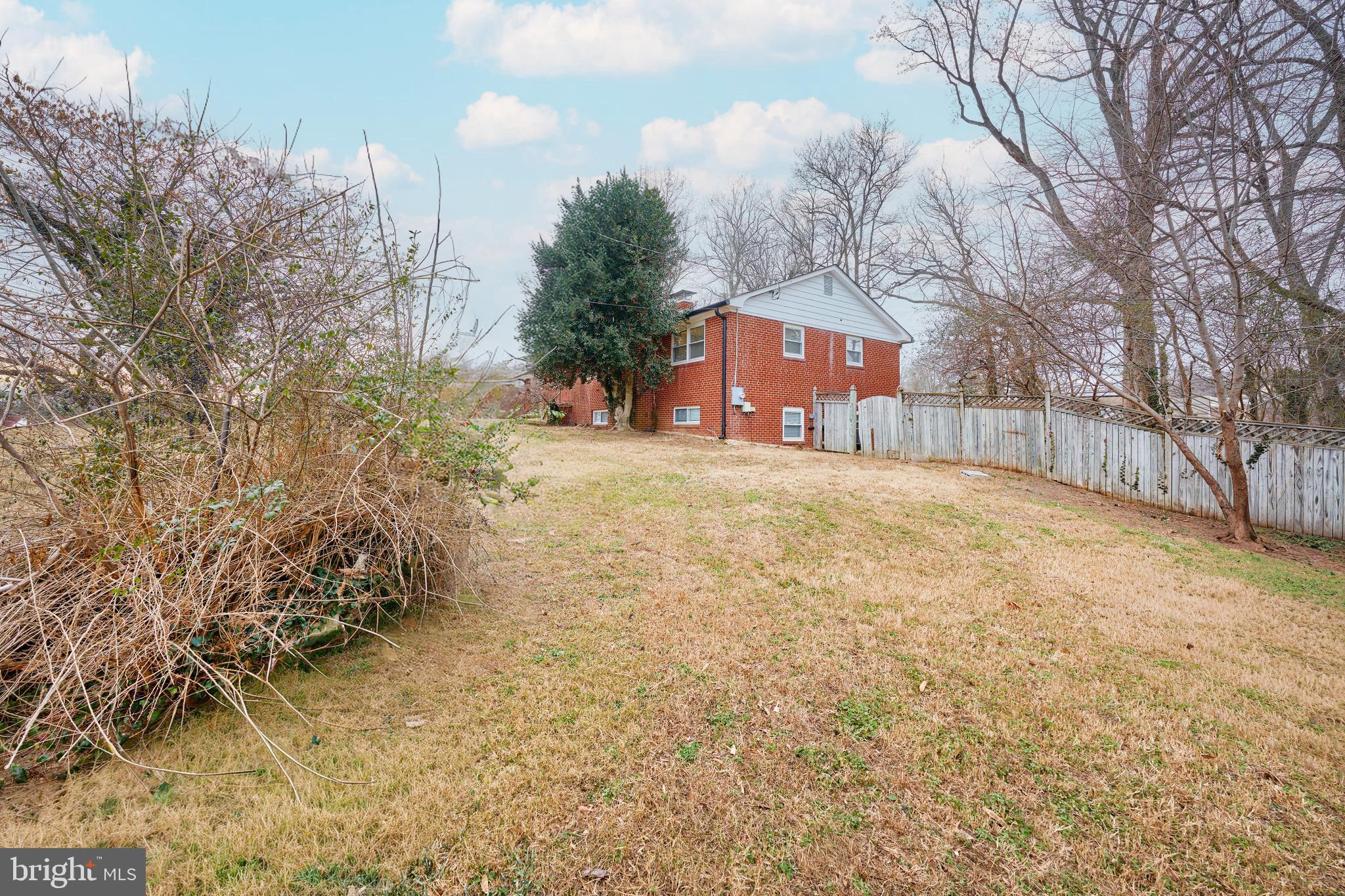 BROOKE-JANE MANOR - Residential