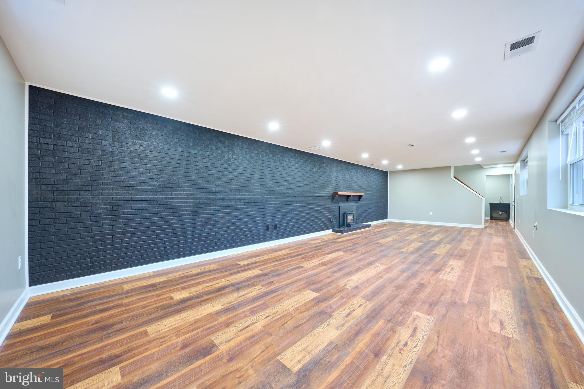 BROOKE-JANE MANOR - Residential