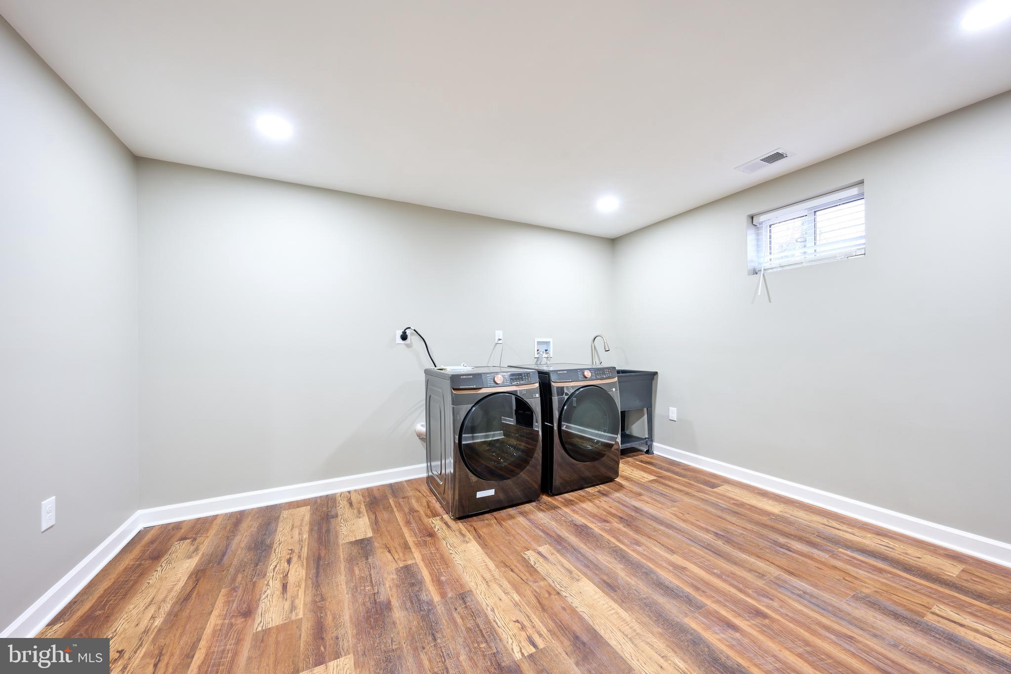 BROOKE-JANE MANOR - Residential