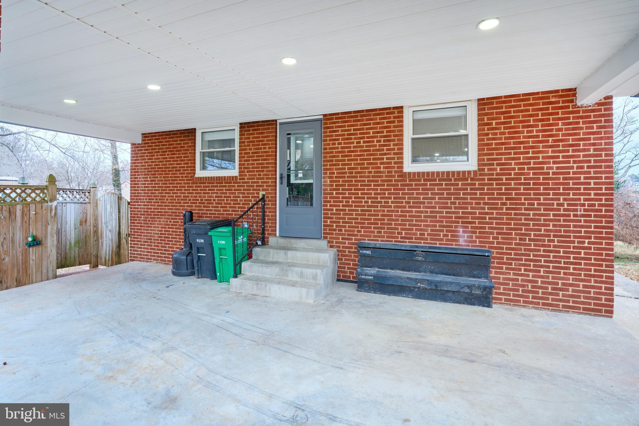 BROOKE-JANE MANOR - Residential