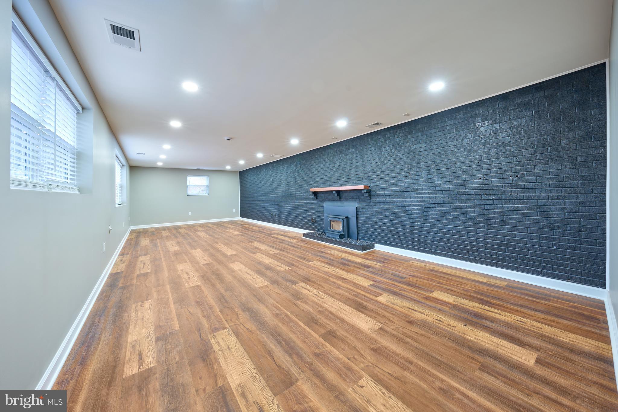 BROOKE-JANE MANOR - Residential