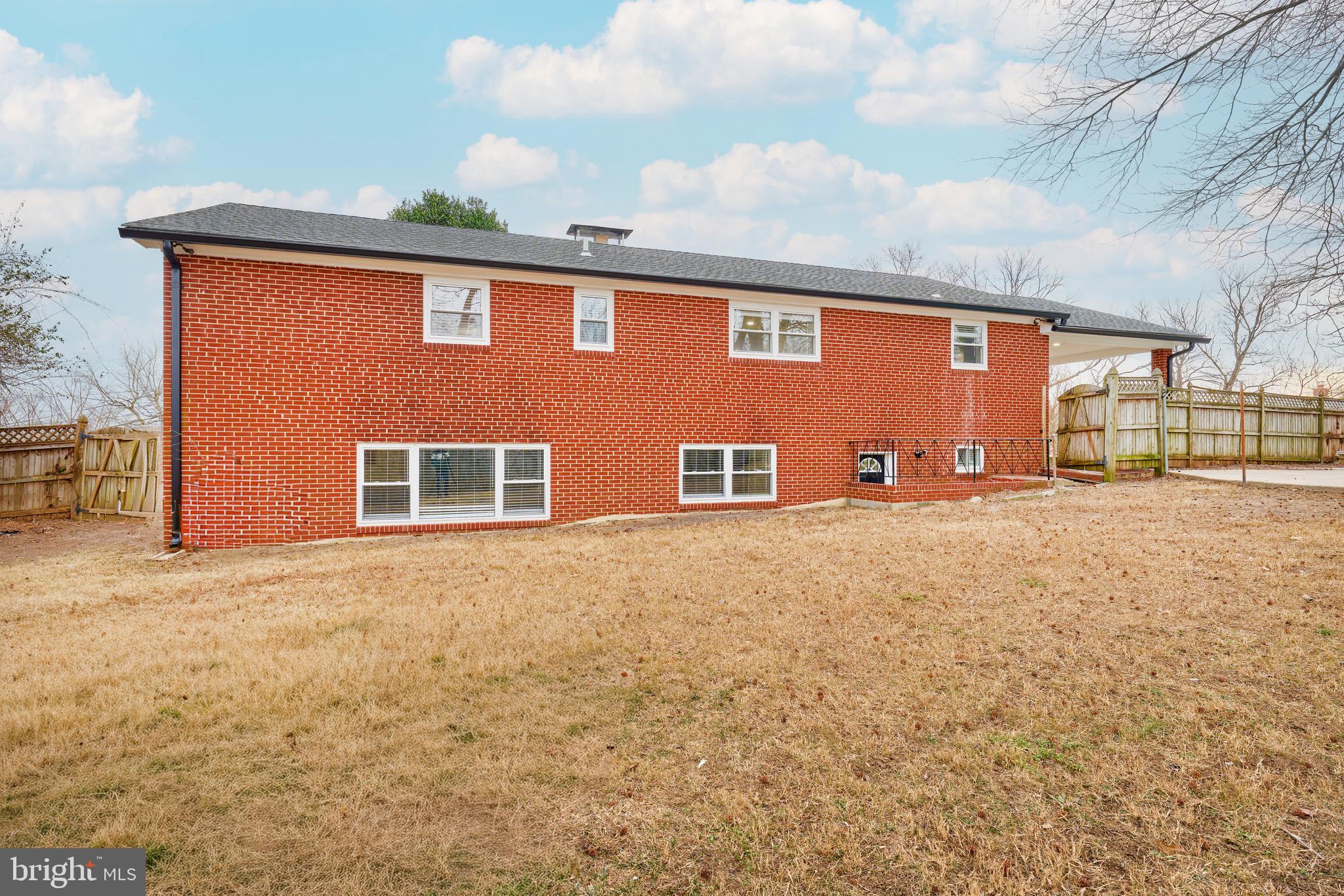 BROOKE-JANE MANOR - Residential