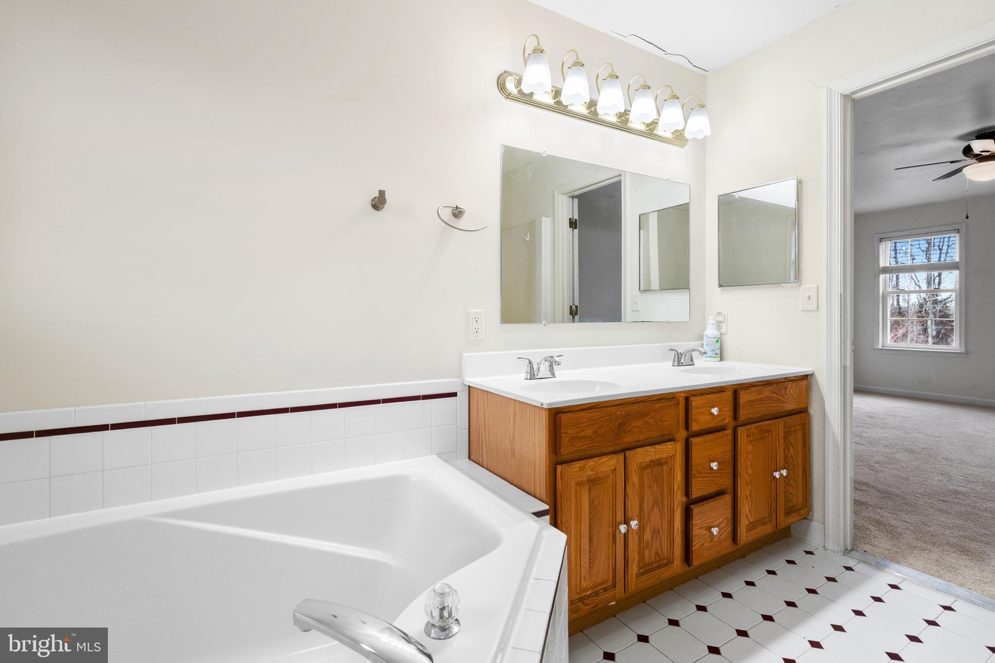 LEISURE ACRES - Residential