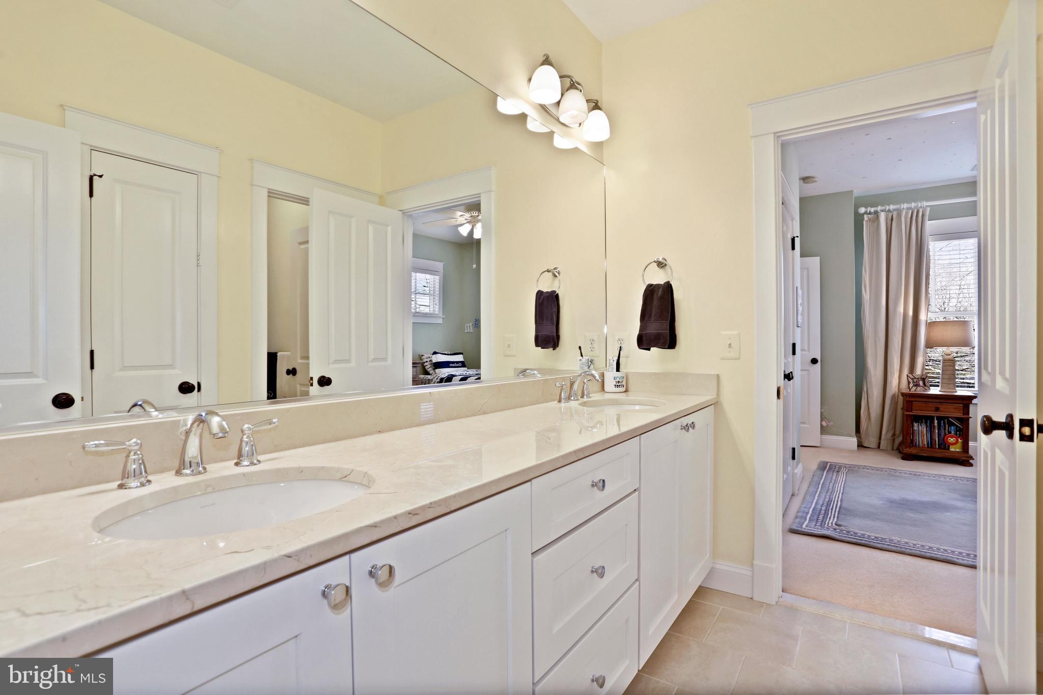 BERKSHIRE OAKWOOD - Residential