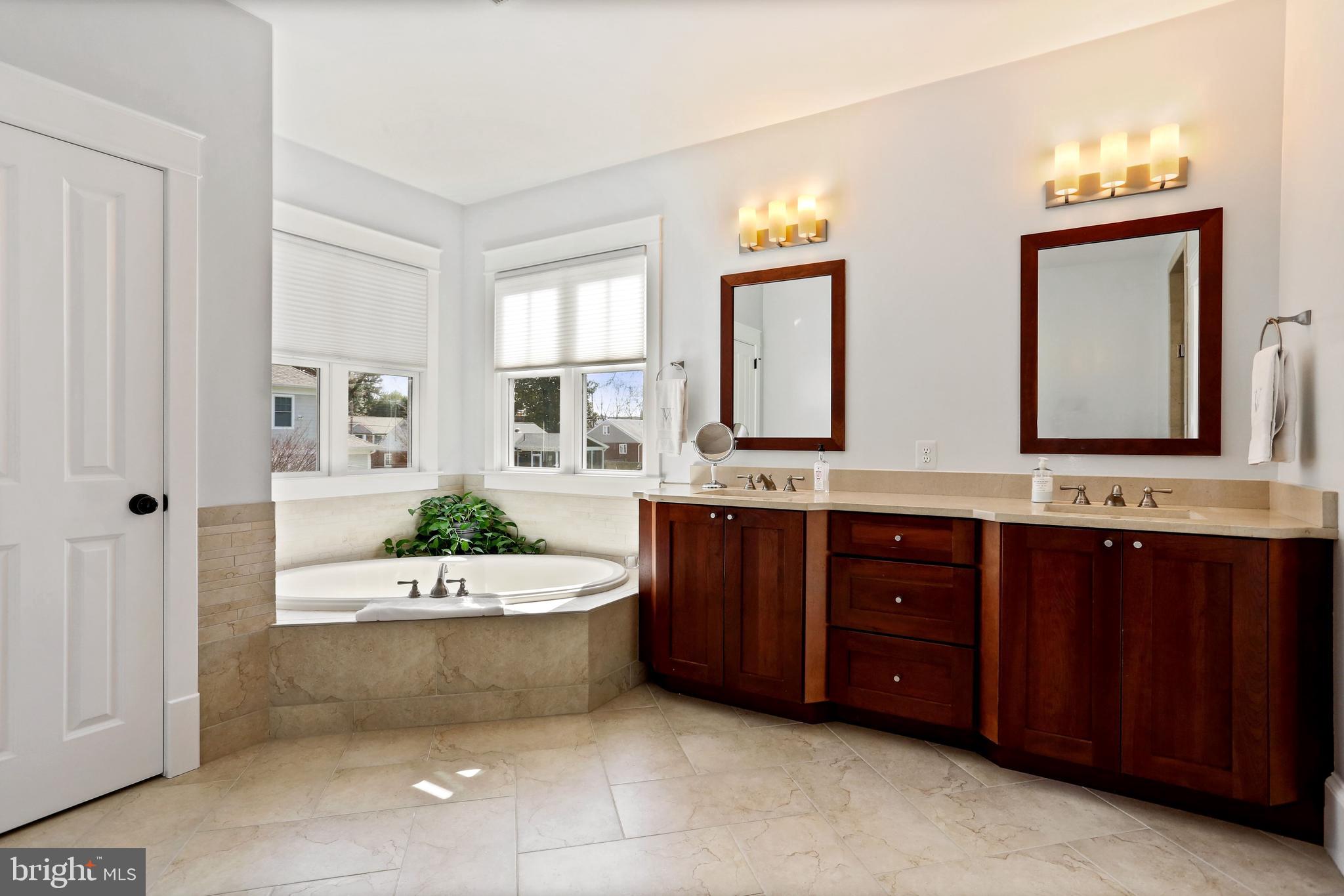 BERKSHIRE OAKWOOD - Residential