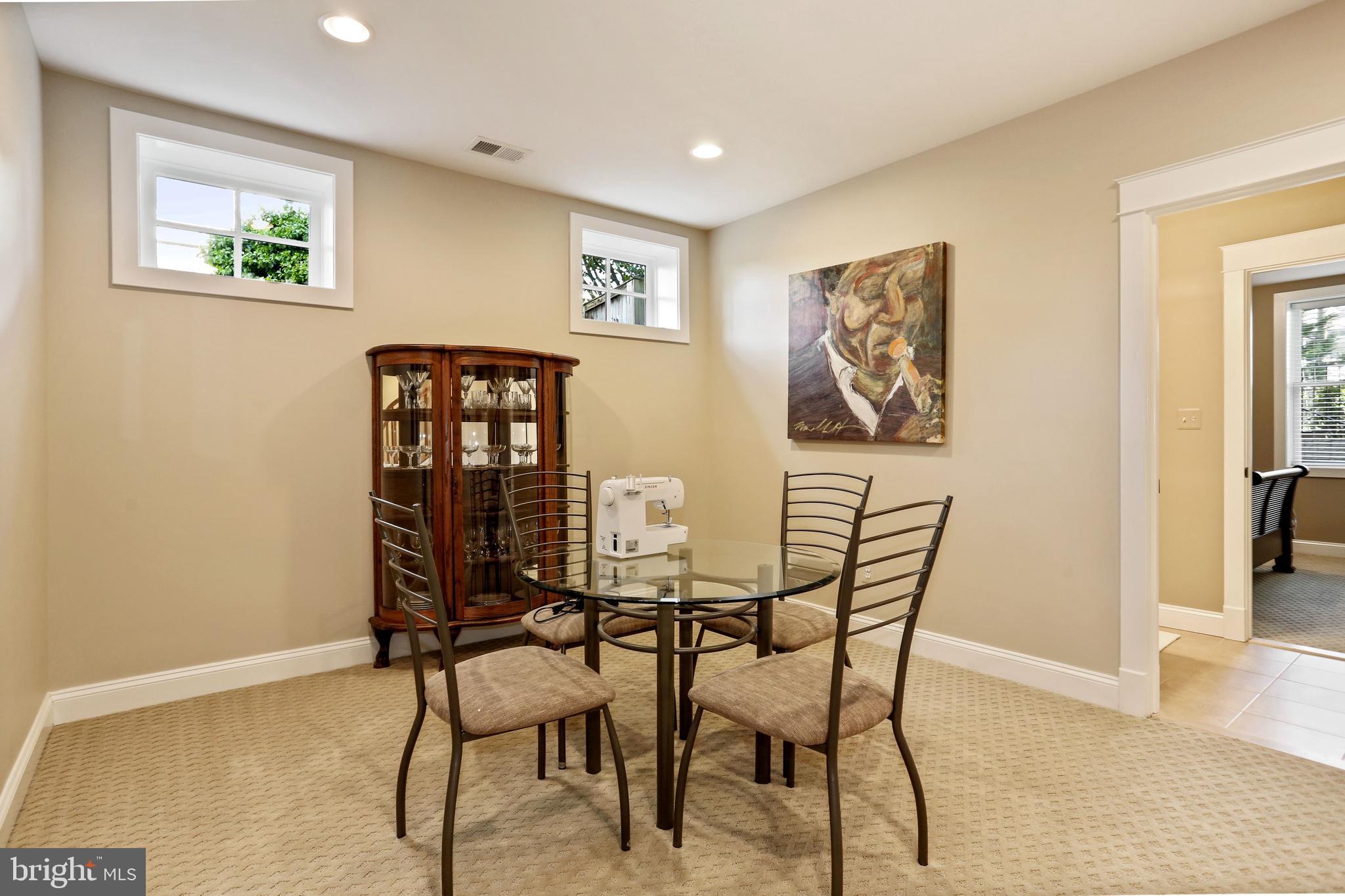 BERKSHIRE OAKWOOD - Residential