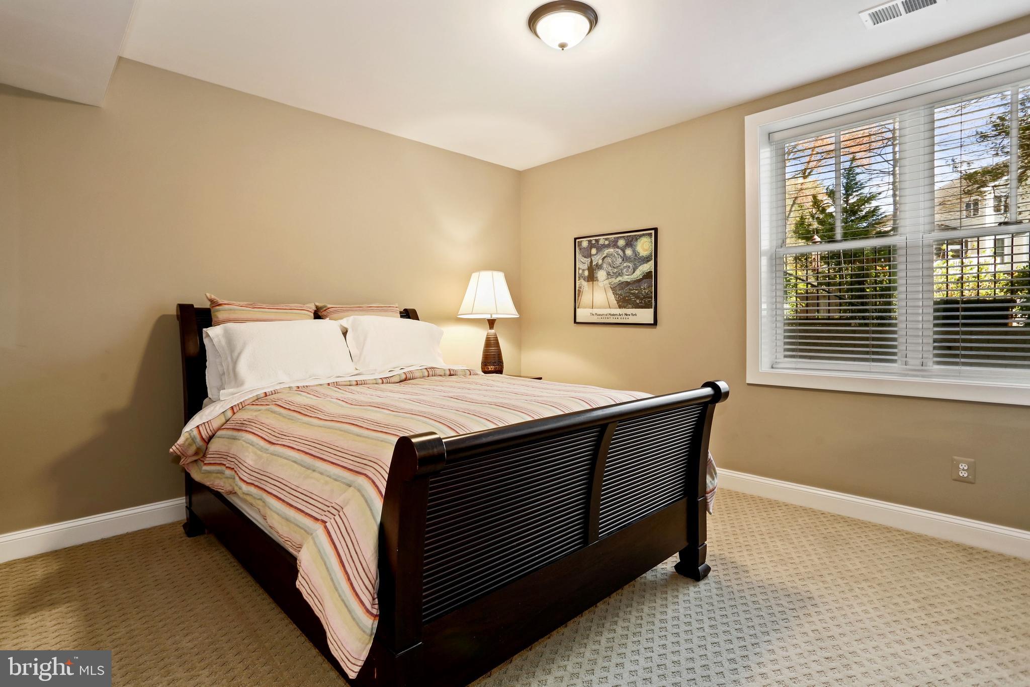 BERKSHIRE OAKWOOD - Residential