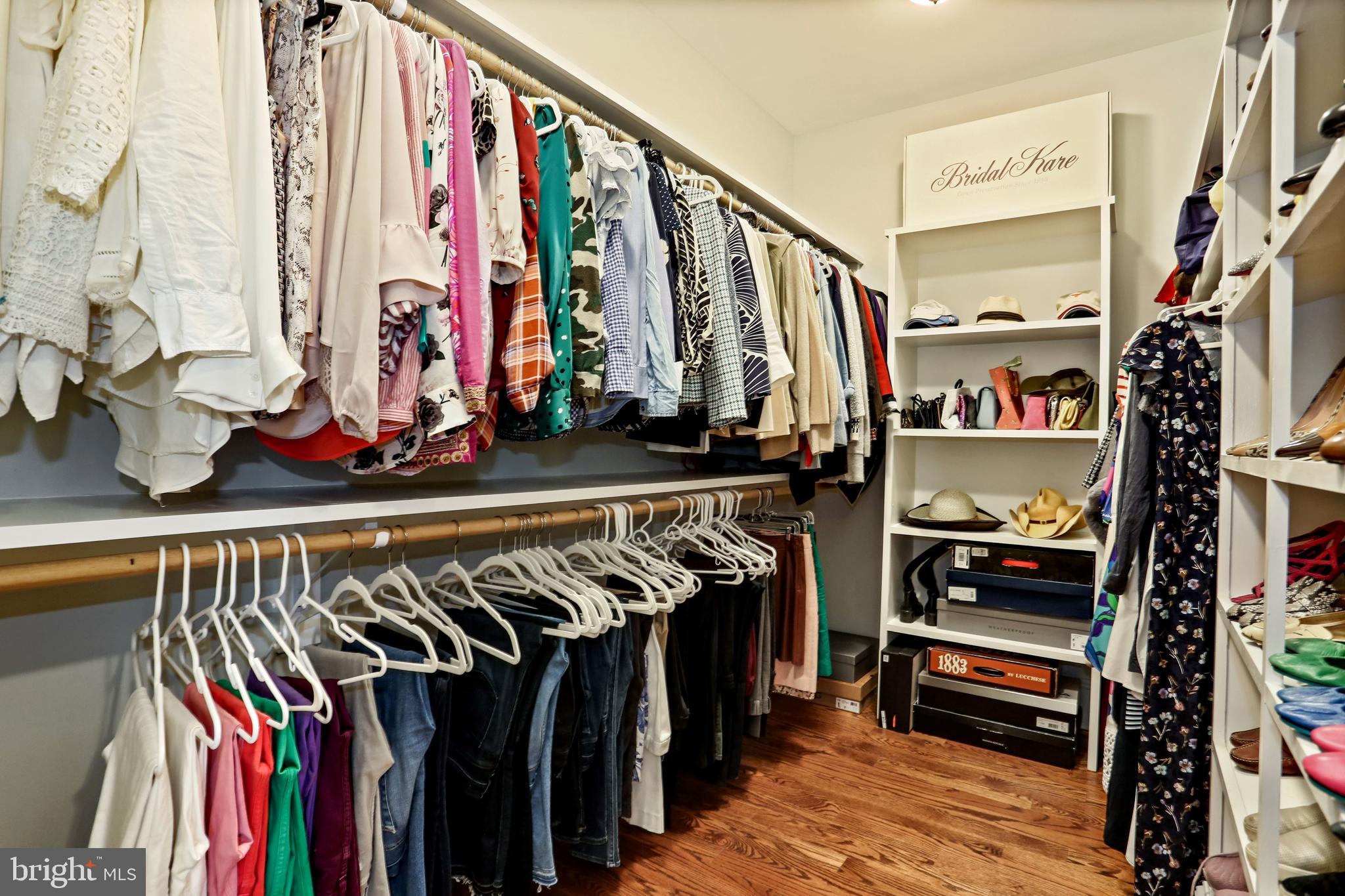 BERKSHIRE OAKWOOD - Residential