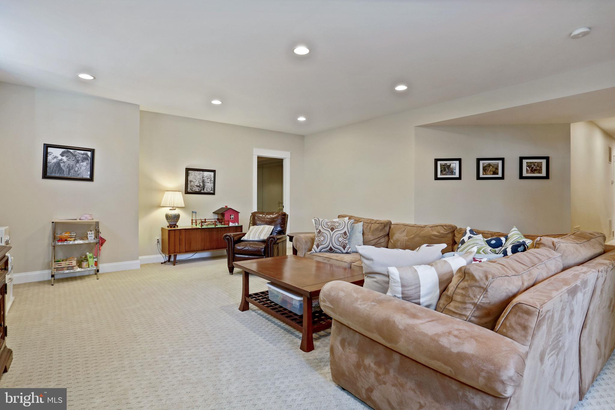 BERKSHIRE OAKWOOD - Residential