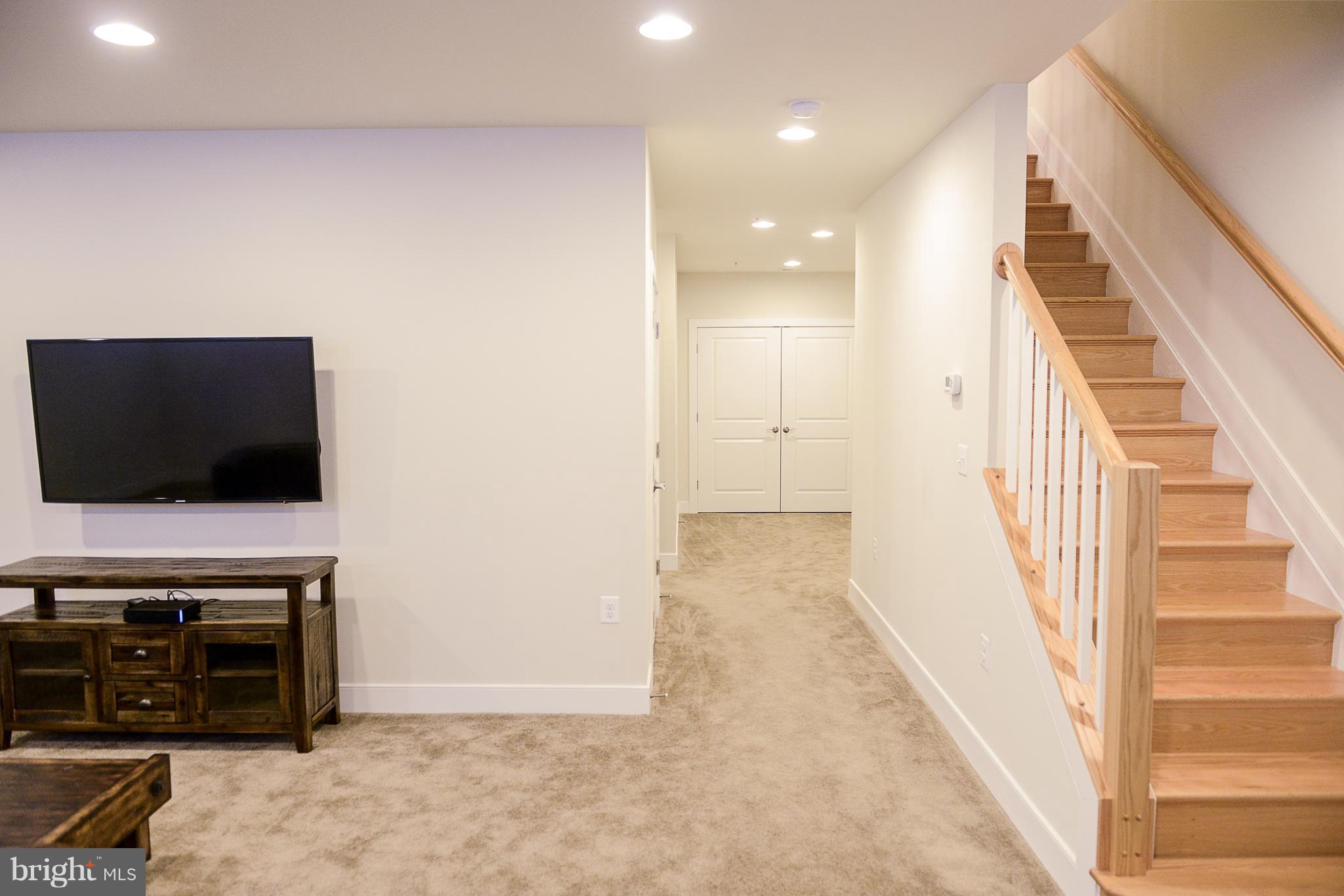 POTOMAC YARD - Residential Lease