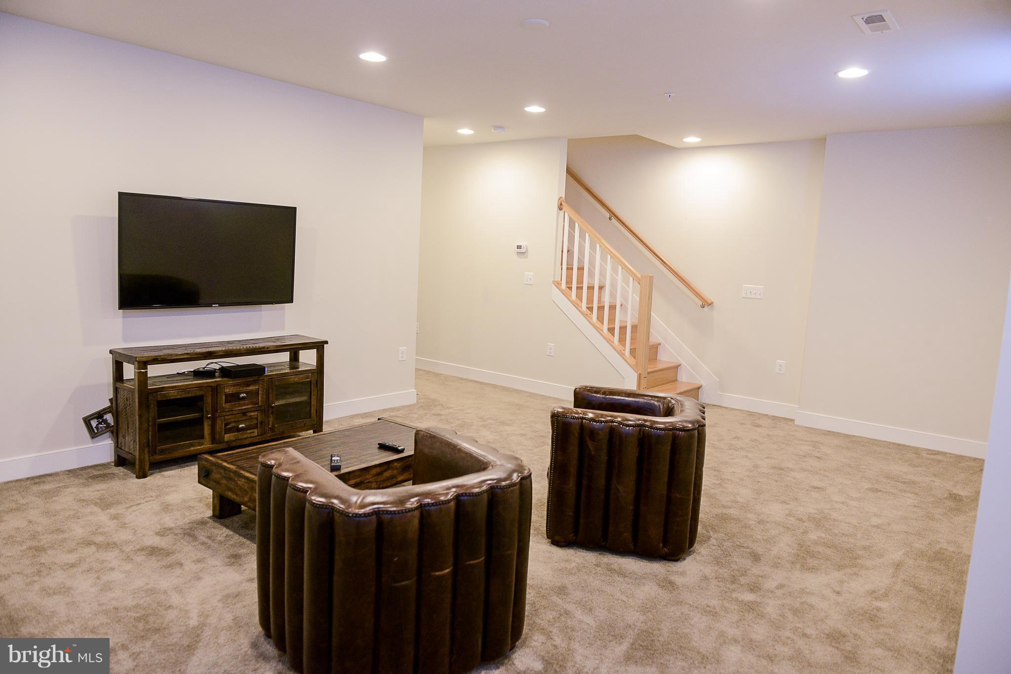 POTOMAC YARD - Residential Lease