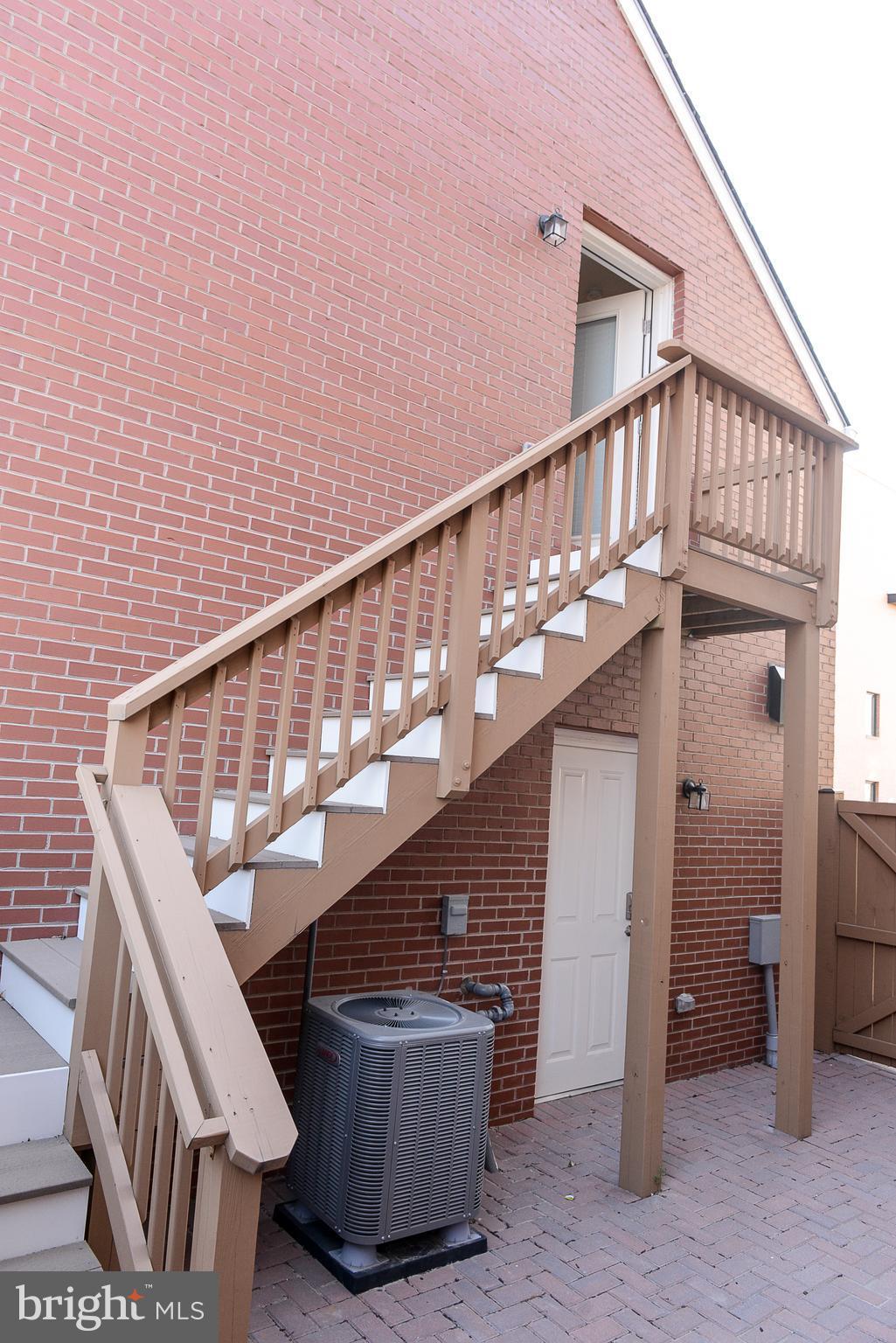 POTOMAC YARD - Residential Lease