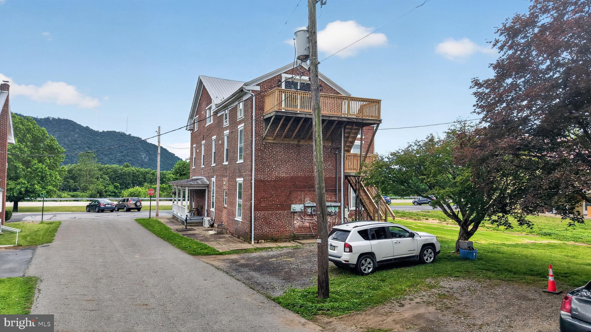 216 N FRONT STREET