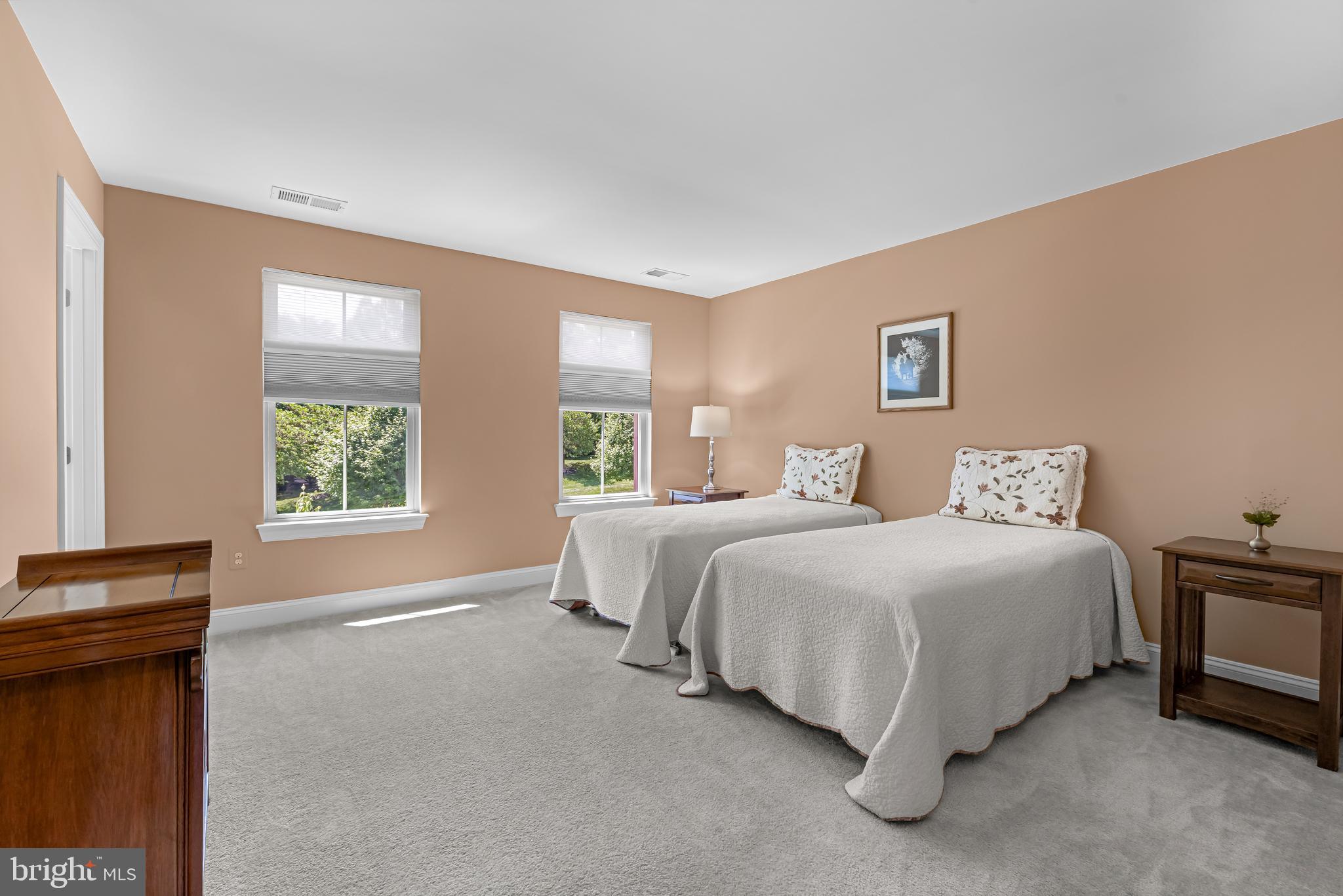 STONELEIGH SUMMIT - Residential