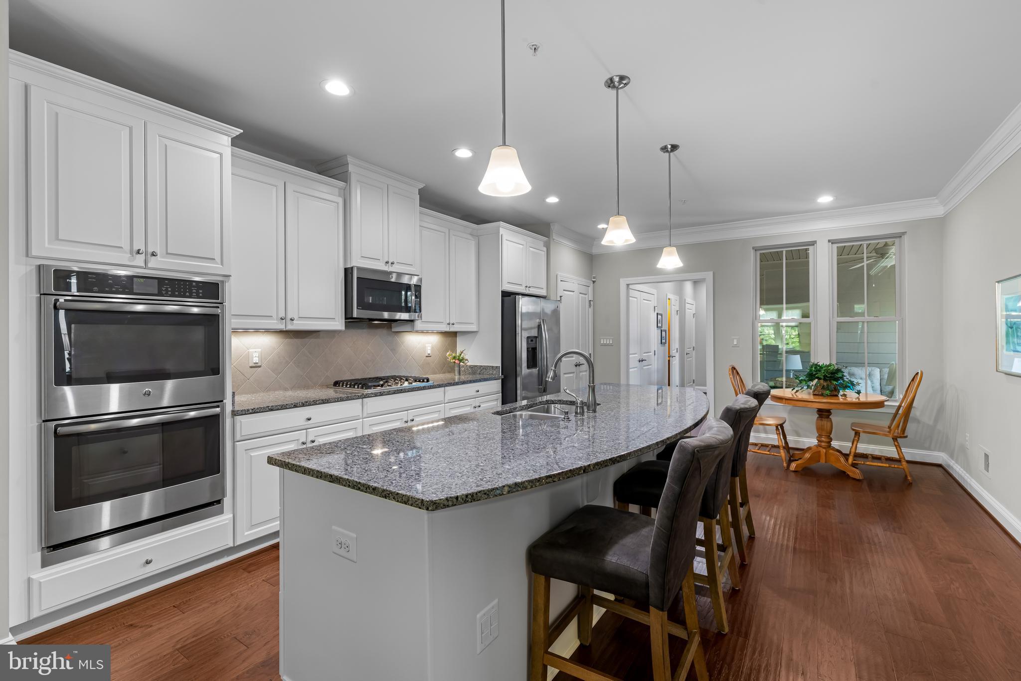 STONELEIGH SUMMIT - Residential