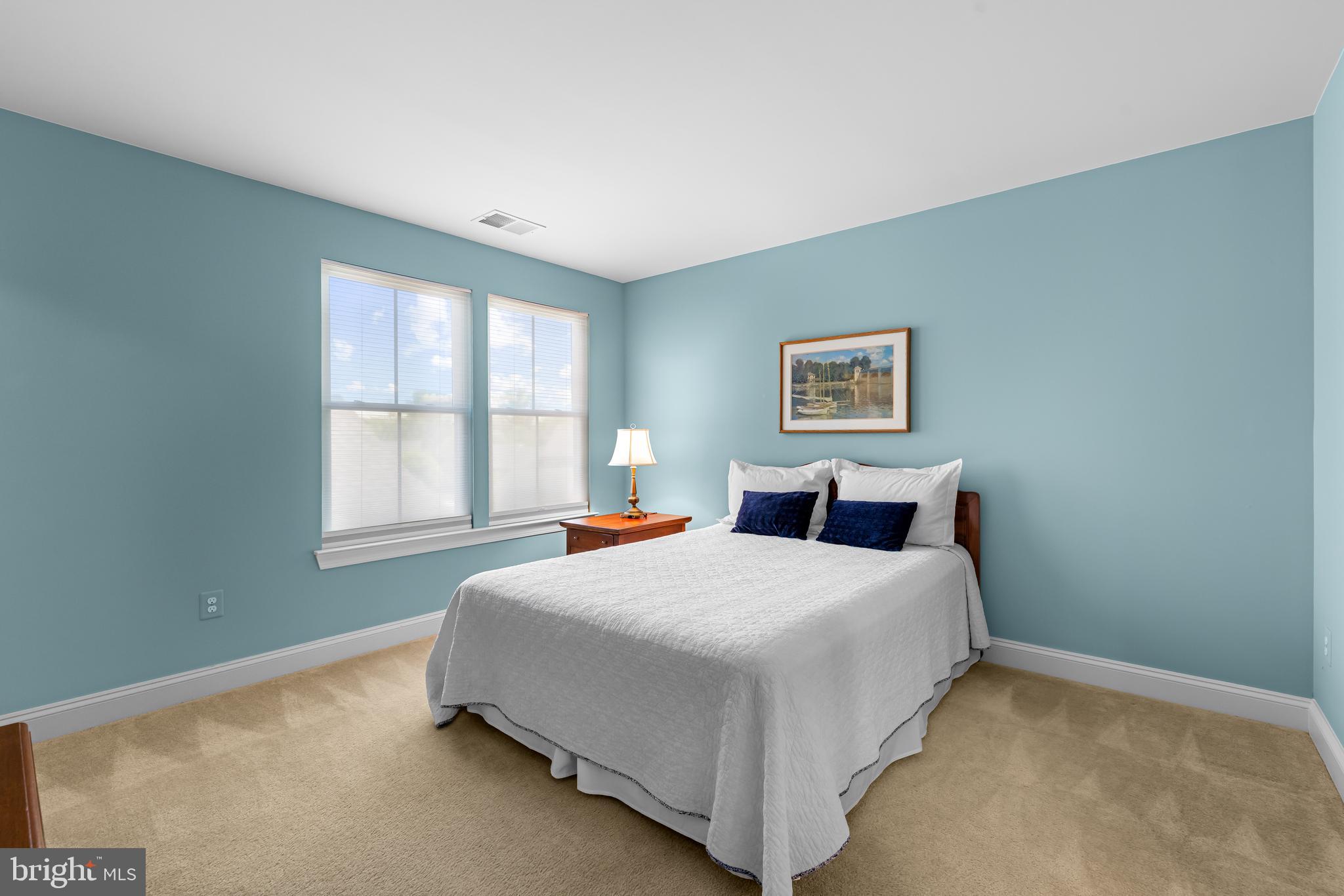STONELEIGH SUMMIT - Residential