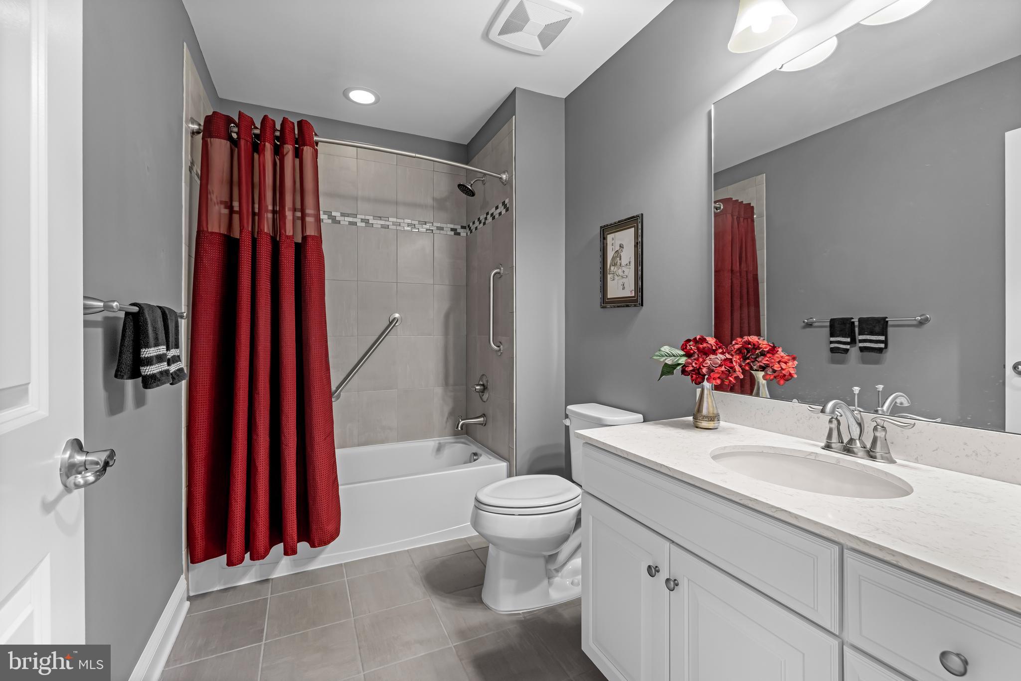 STONELEIGH SUMMIT - Residential