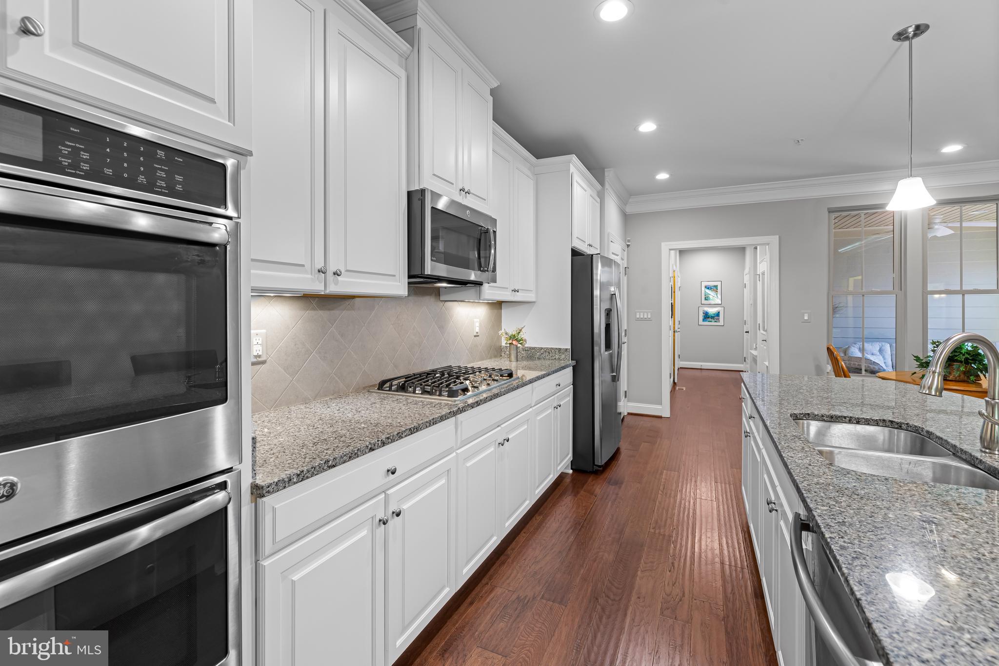 STONELEIGH SUMMIT - Residential