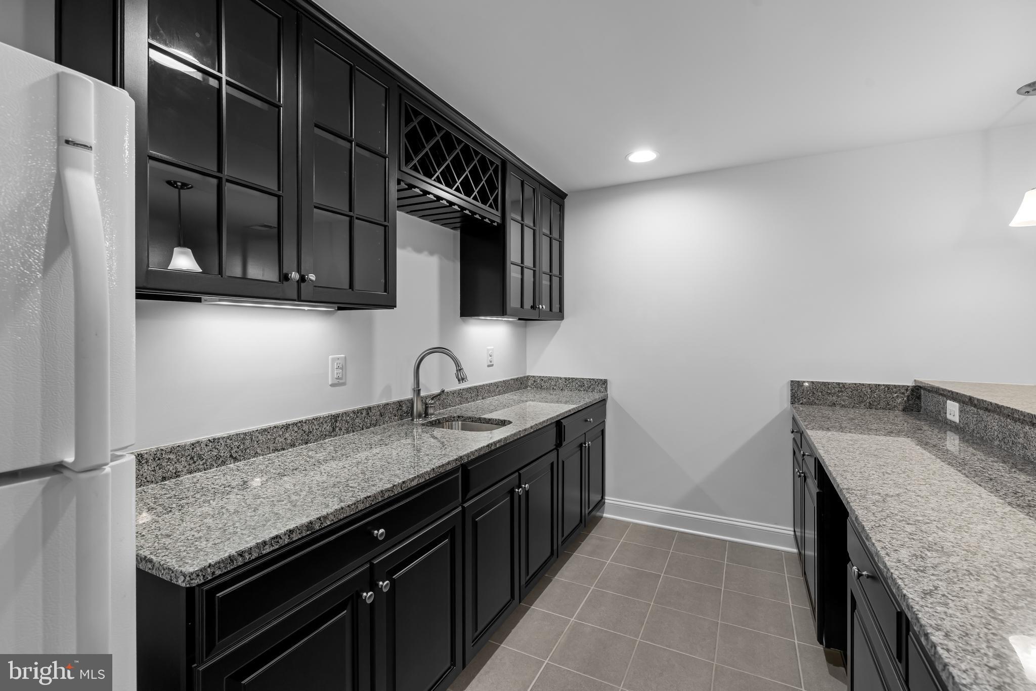 STONELEIGH SUMMIT - Residential