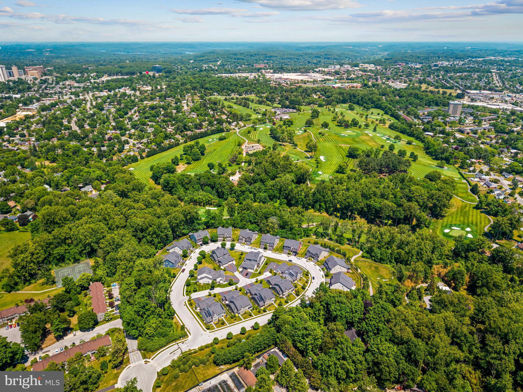 STONELEIGH SUMMIT - Residential