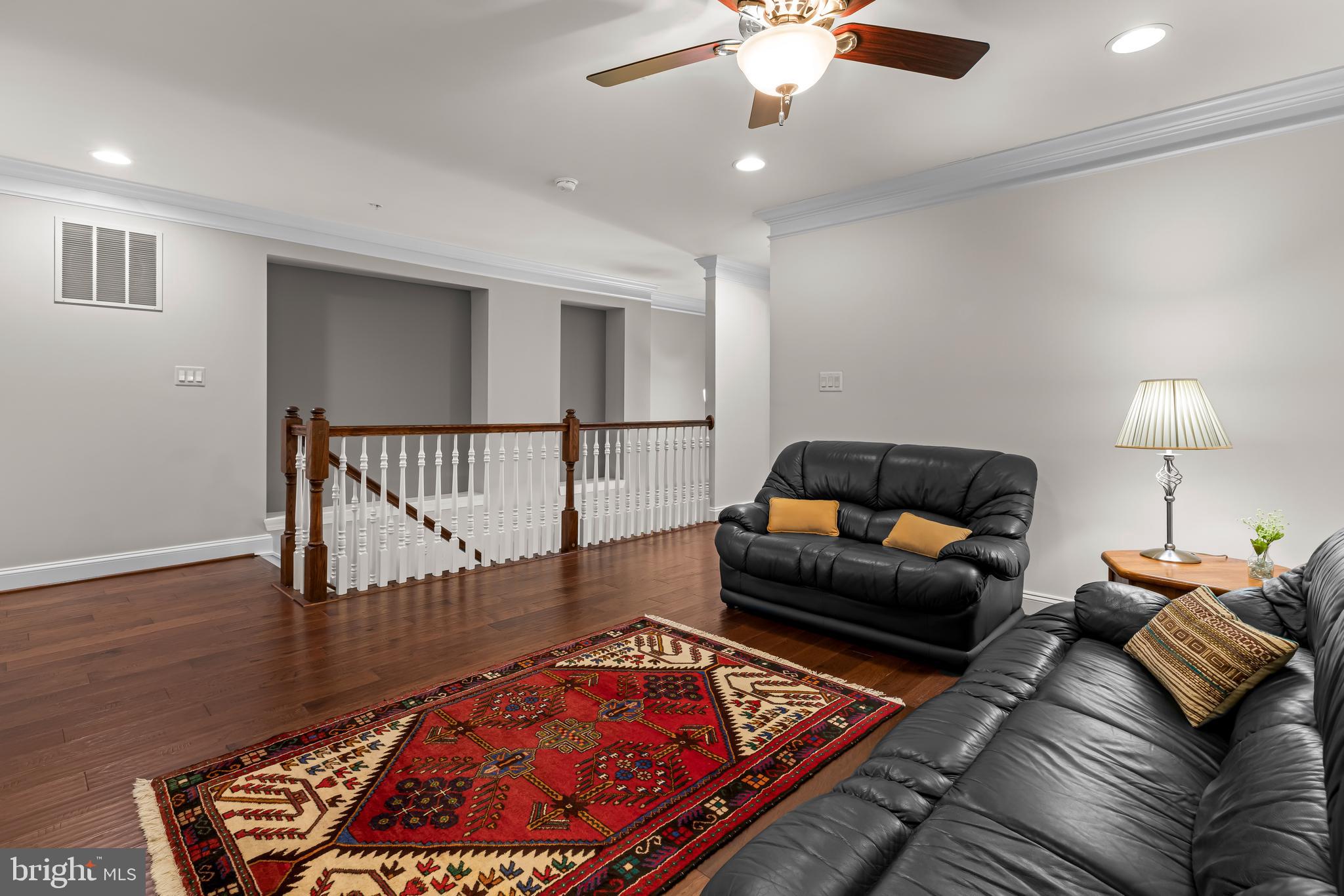 STONELEIGH SUMMIT - Residential