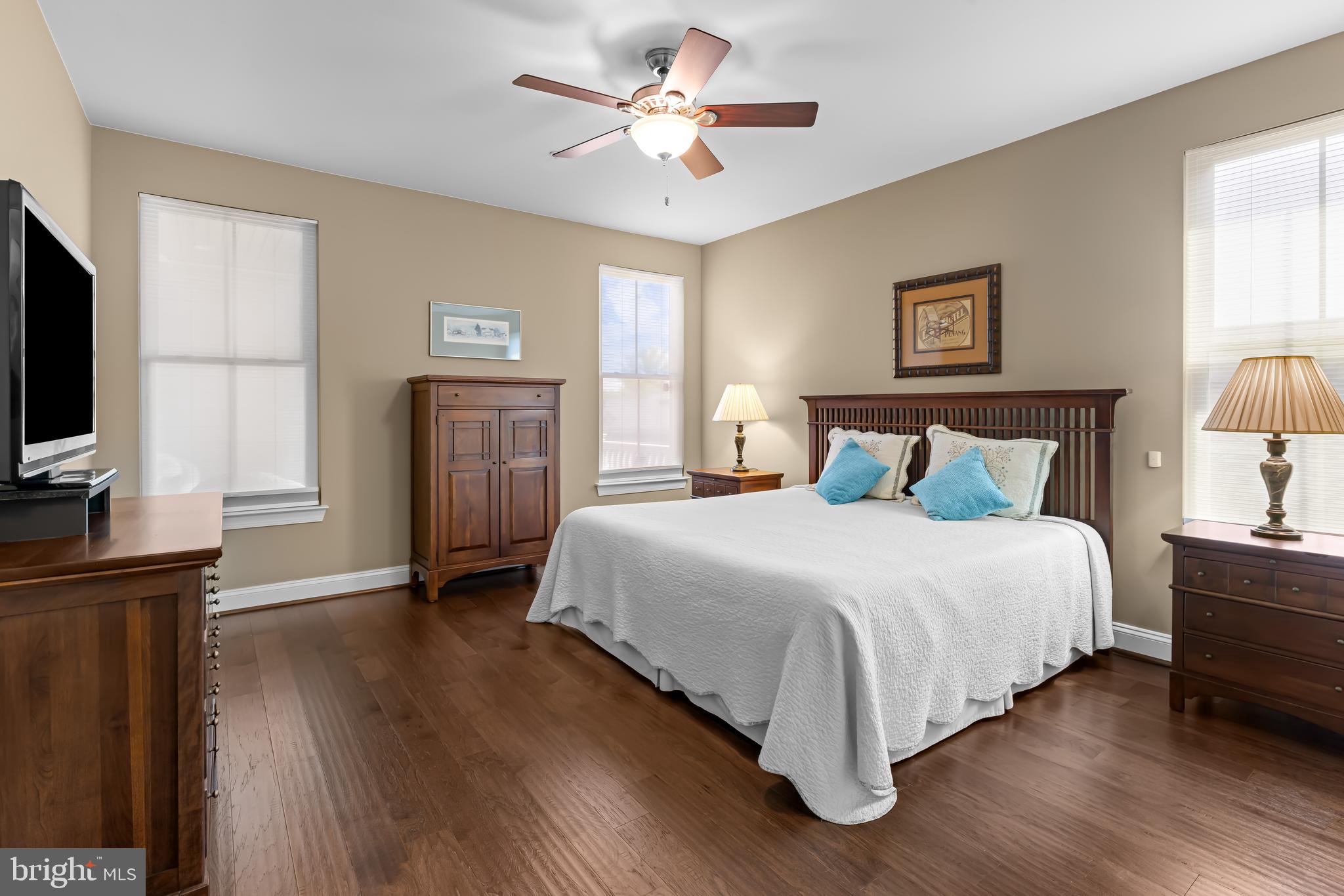 STONELEIGH SUMMIT - Residential