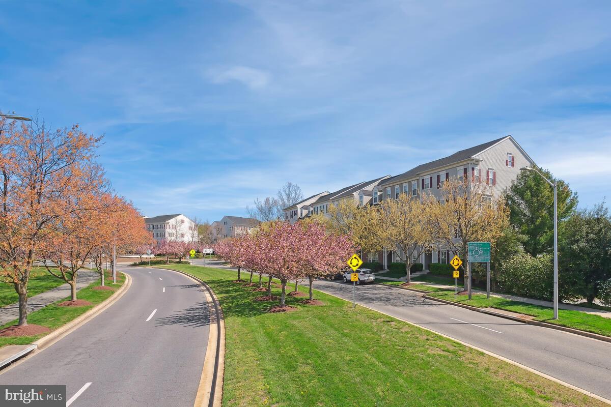 QUINCE ORCHARD PARK - Residential