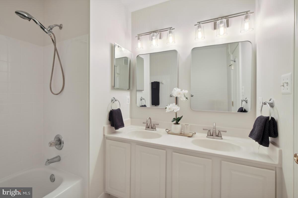 QUINCE ORCHARD PARK - Residential