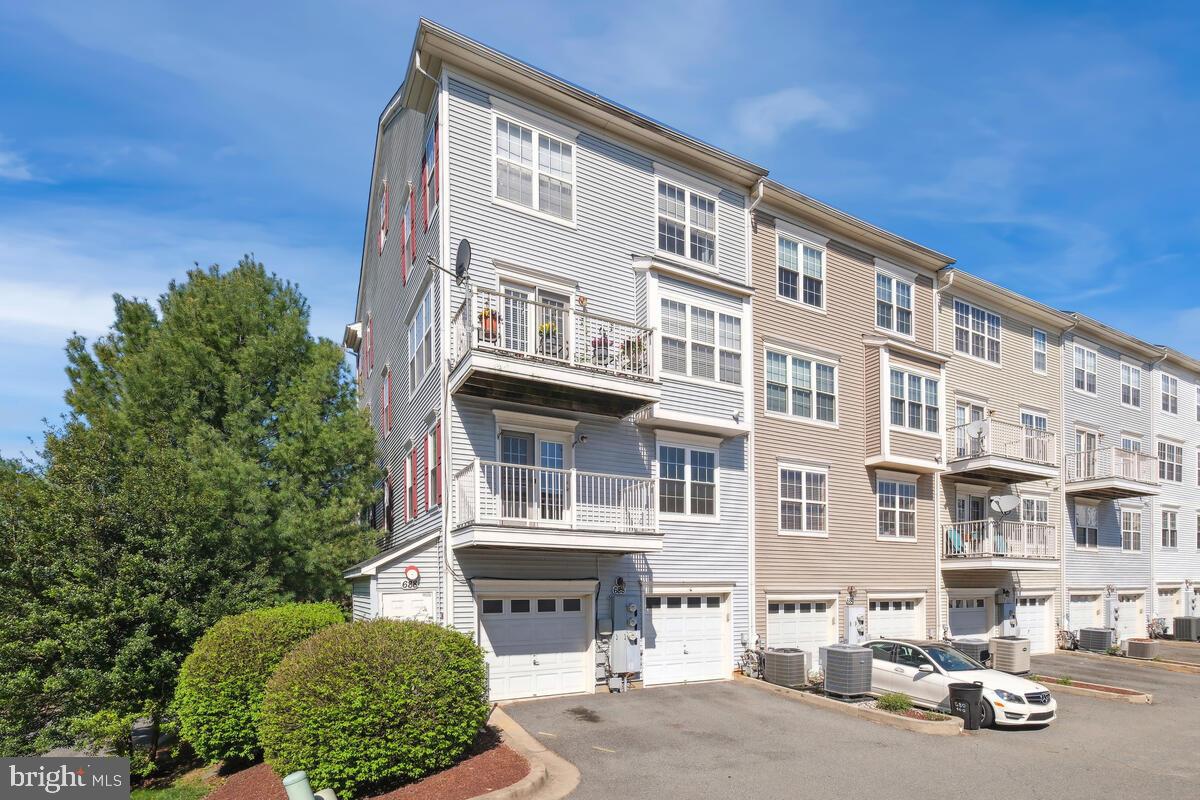 QUINCE ORCHARD PARK - Residential