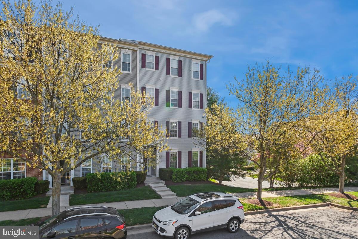 QUINCE ORCHARD PARK - Residential