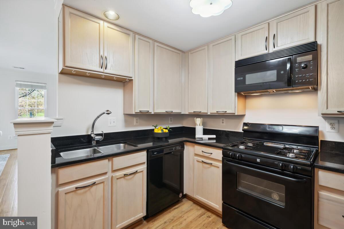 QUINCE ORCHARD PARK - Residential