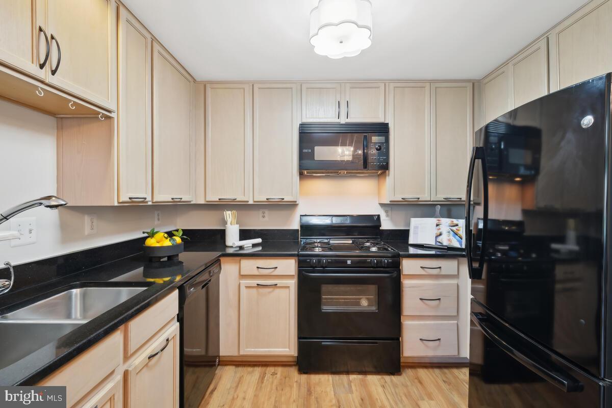 QUINCE ORCHARD PARK - Residential