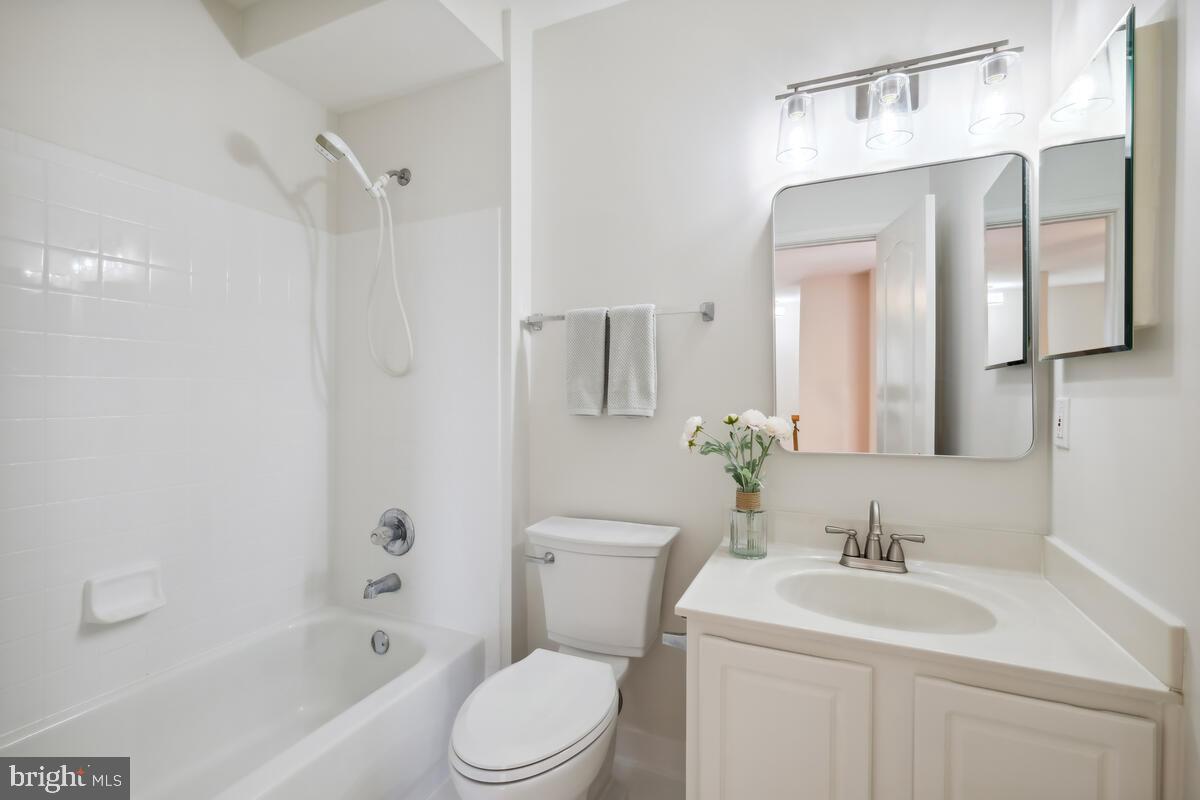 QUINCE ORCHARD PARK - Residential