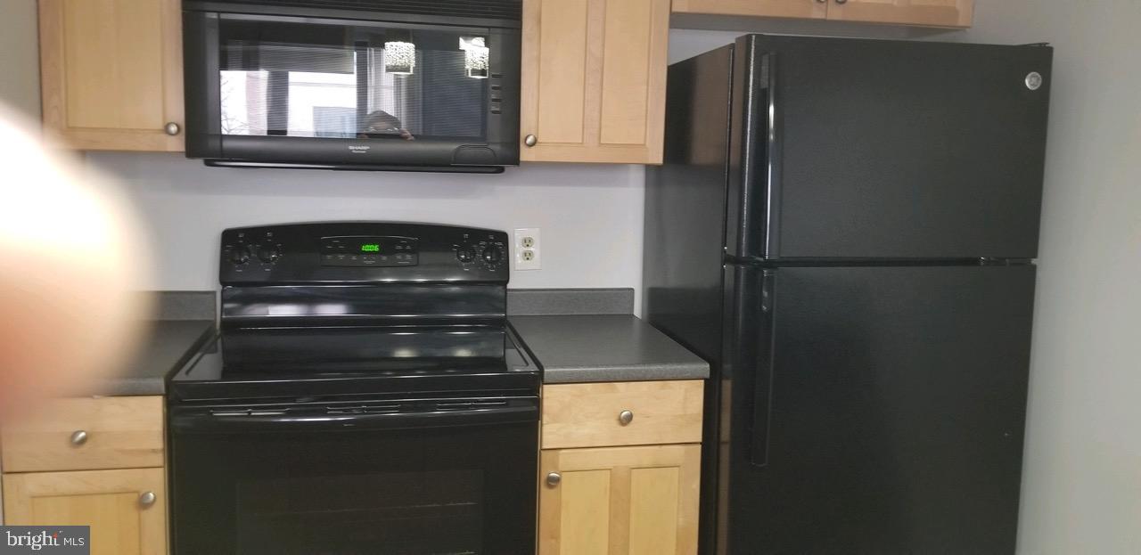 HENDERSON'S WHARF - Residential Lease