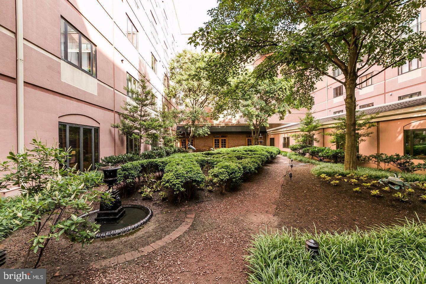 HENDERSON'S WHARF - Residential Lease