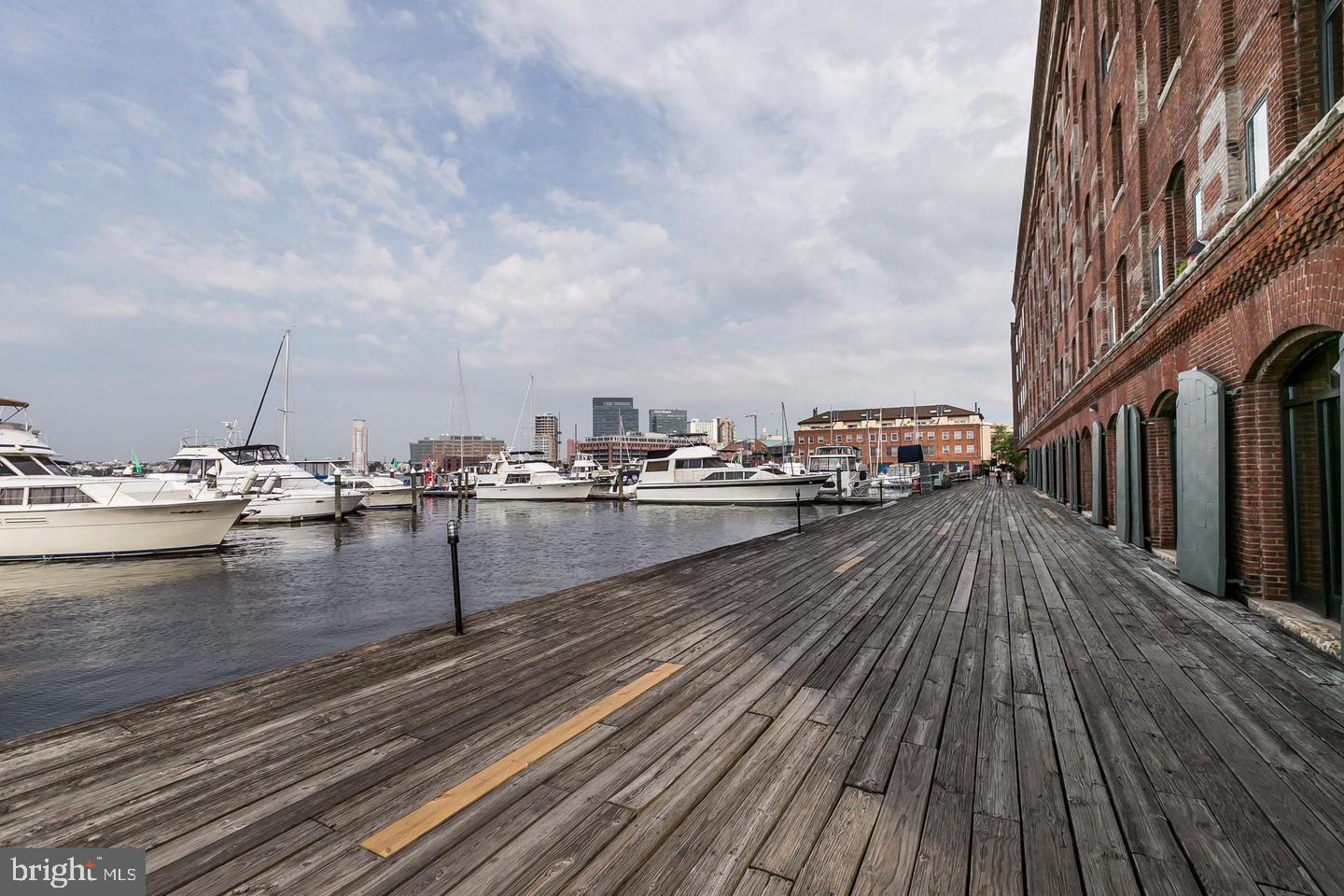 HENDERSON'S WHARF - Residential Lease