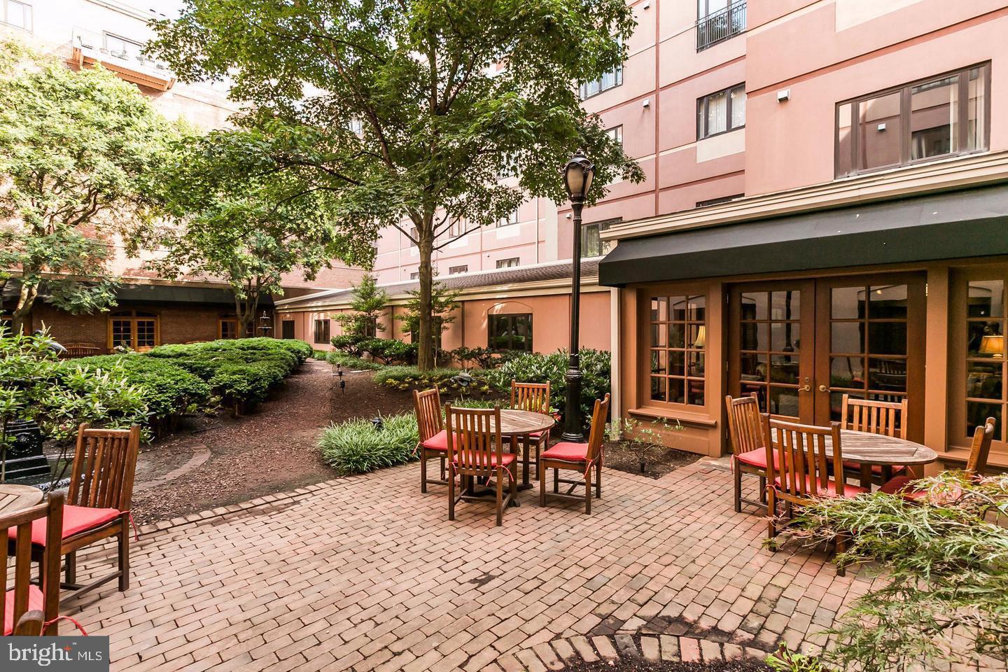 HENDERSON'S WHARF - Residential Lease