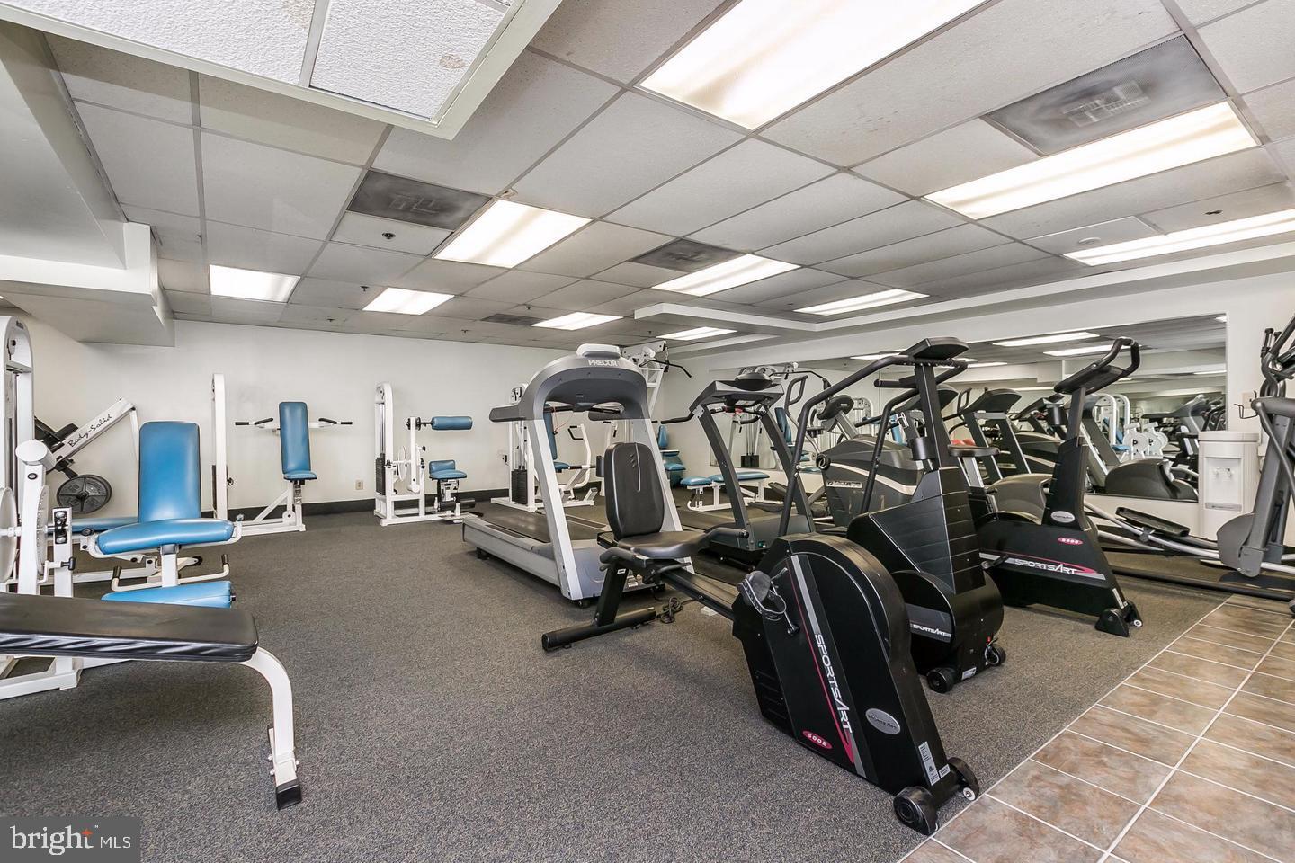 HENDERSON'S WHARF - Residential Lease