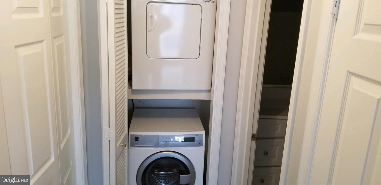 HENDERSON'S WHARF - Residential Lease