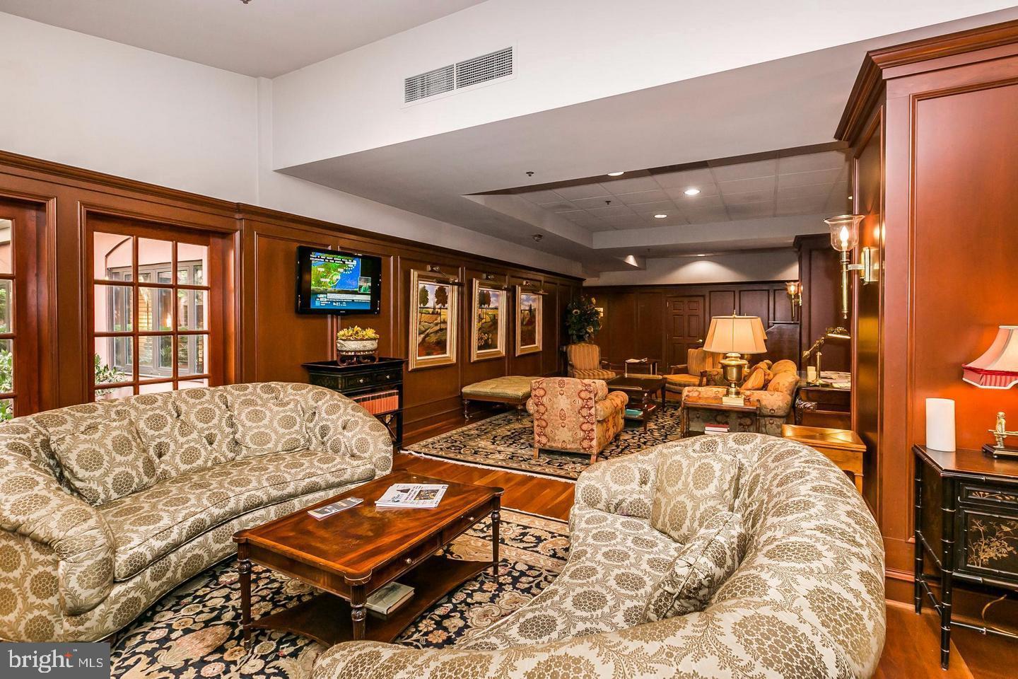 HENDERSON'S WHARF - Residential Lease