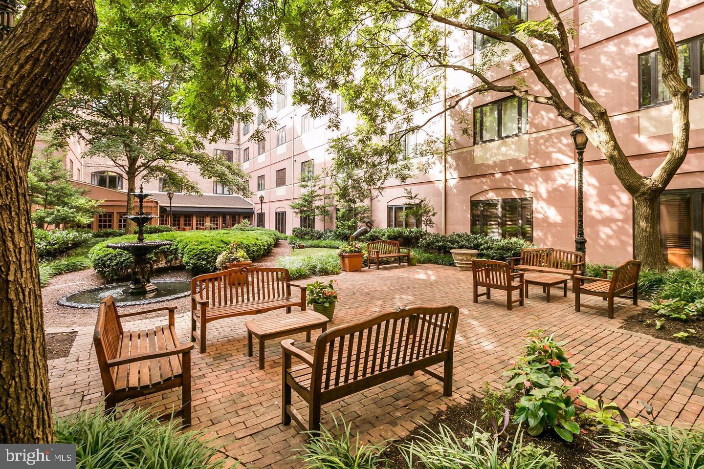 HENDERSON'S WHARF - Residential Lease