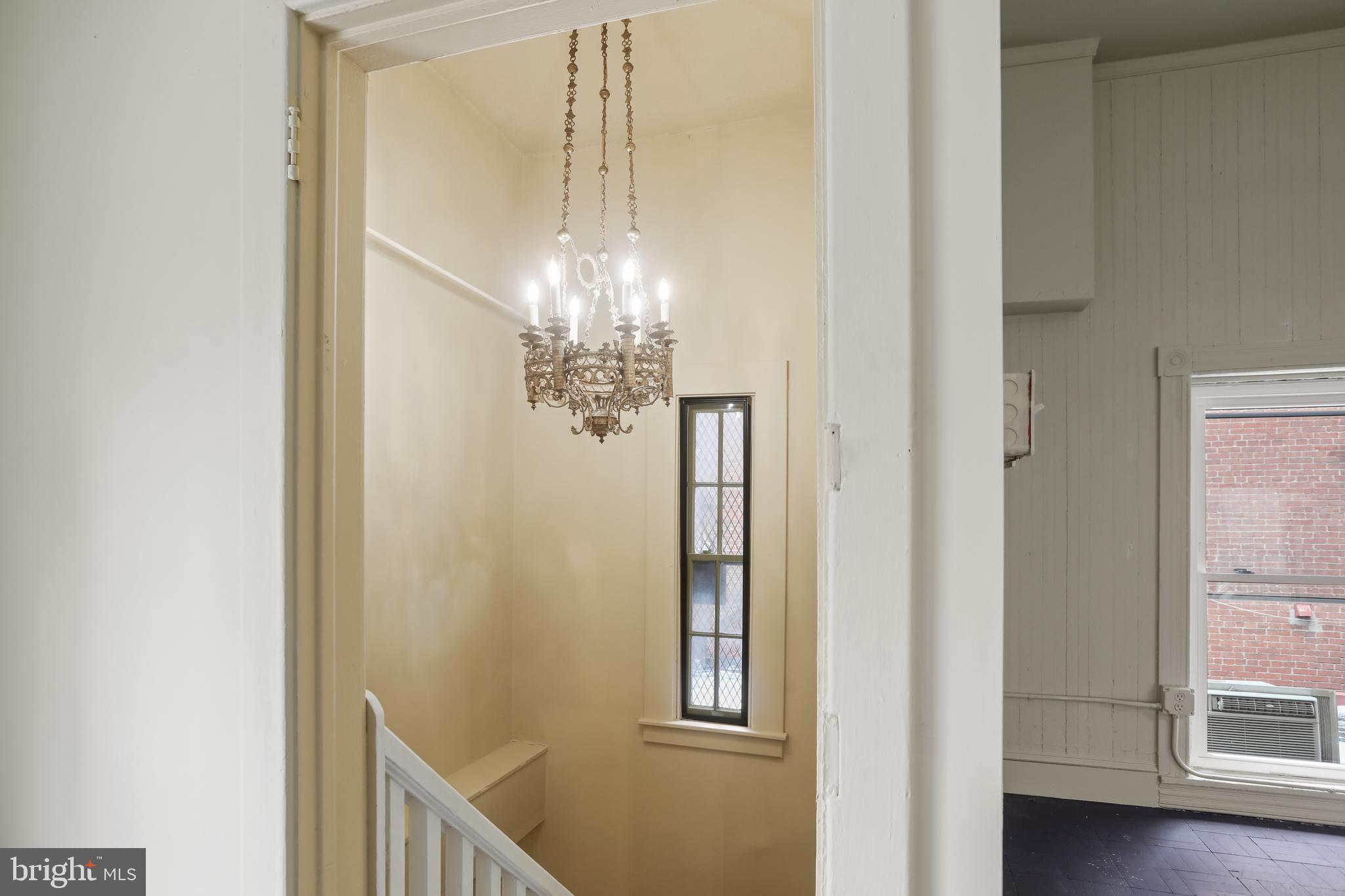 MOUNT VERNON PLACE HISTORIC DISTRICT - Residential Lease